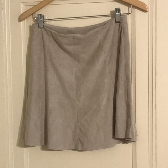 HOST PICK BB Dakota Suede Skirt - Picture 4 of 6